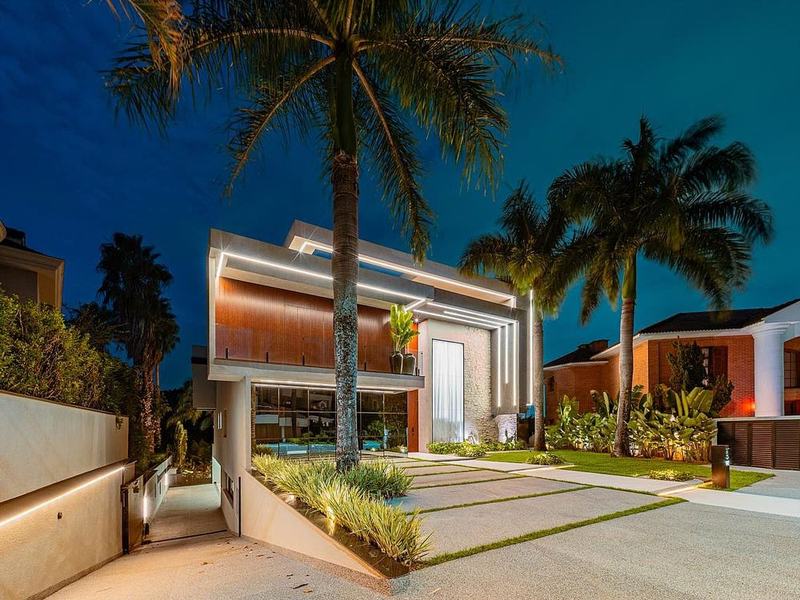 Casa à venda no Melville em Tamboré com 725 m² e 5 suítes